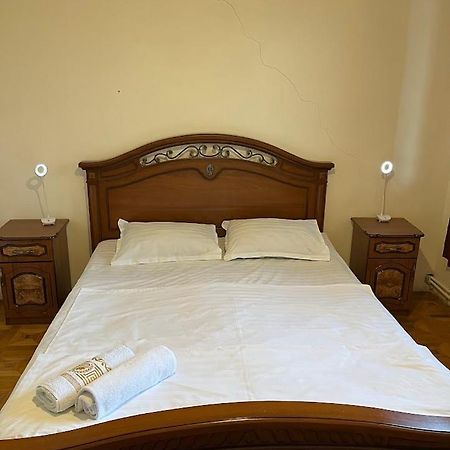 Guest House Saman Garni Buitenkant foto