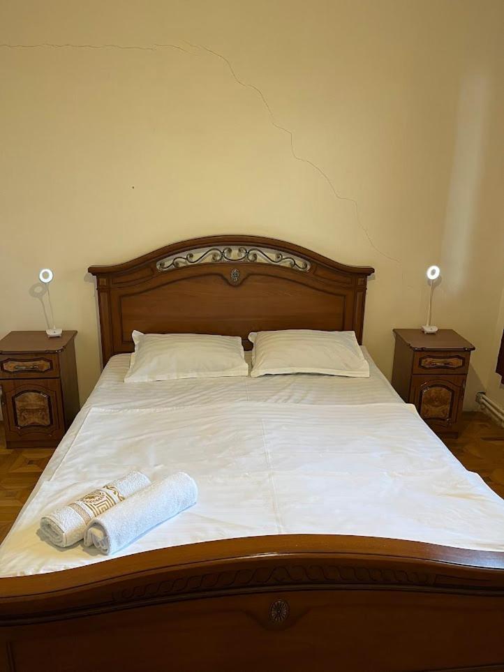 Guest House Saman Garni Buitenkant foto